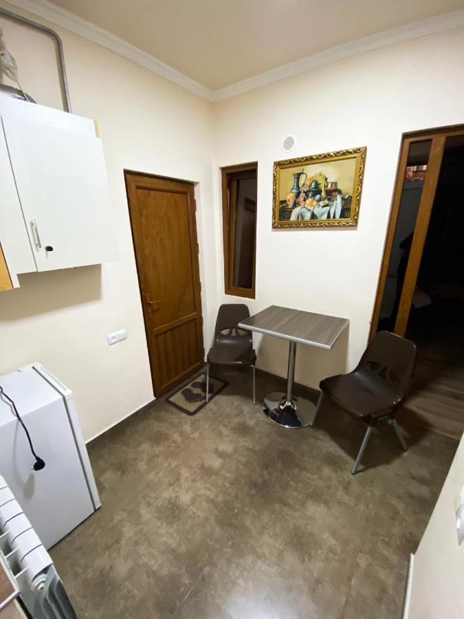 Domino Yerevan Hostel And Hotel Exterior photo