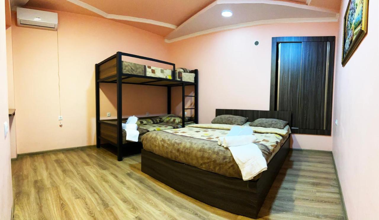Domino Yerevan Hostel And Hotel Exterior photo