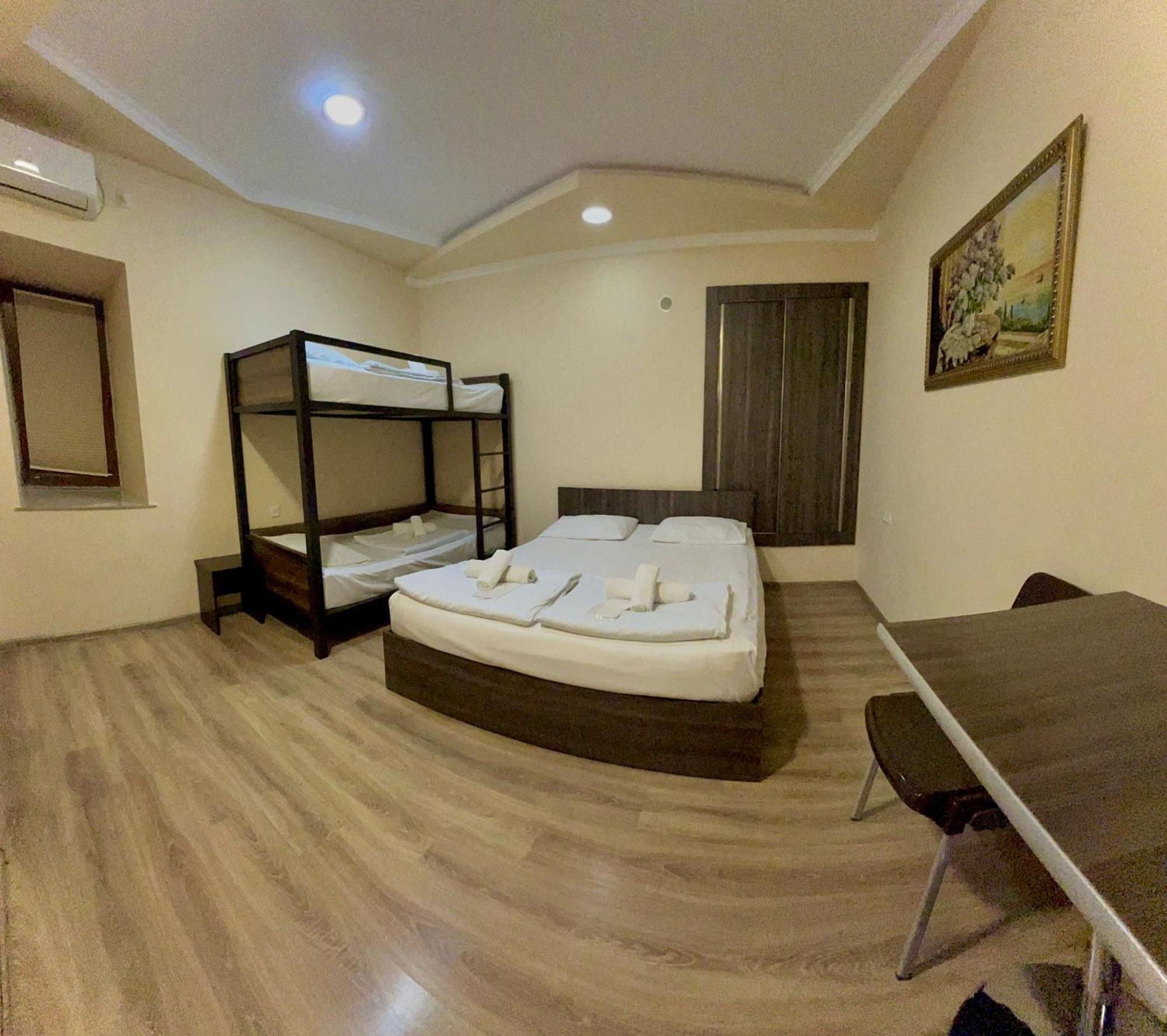 Domino Yerevan Hostel And Hotel Exterior photo